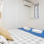 Comfortable Apartment In Bairro Alto By Lovelystay