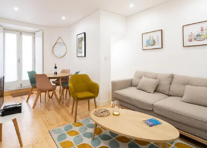 Comfortable Apartment In Bairro Alto By Lovelystay